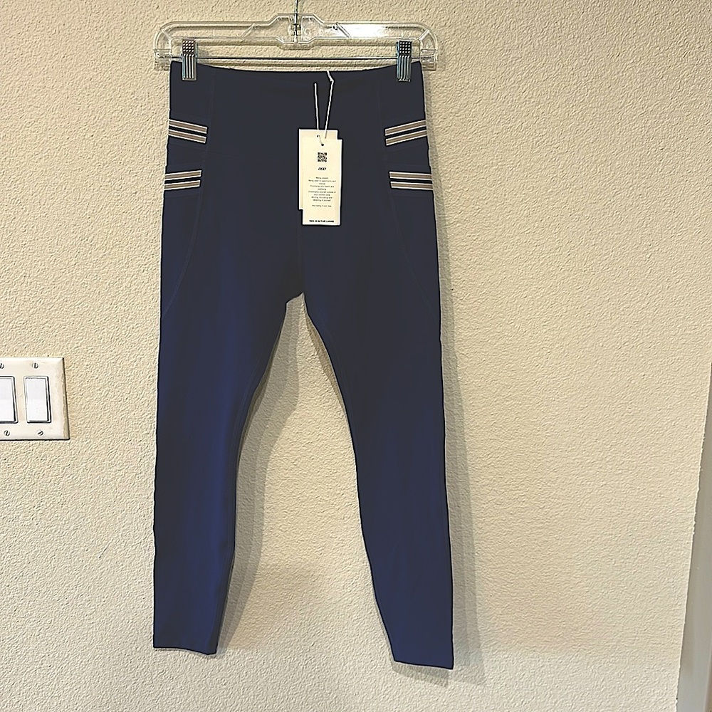 Lorna Jane Swift Heritage Pocket Full Length Leggings. New with tags